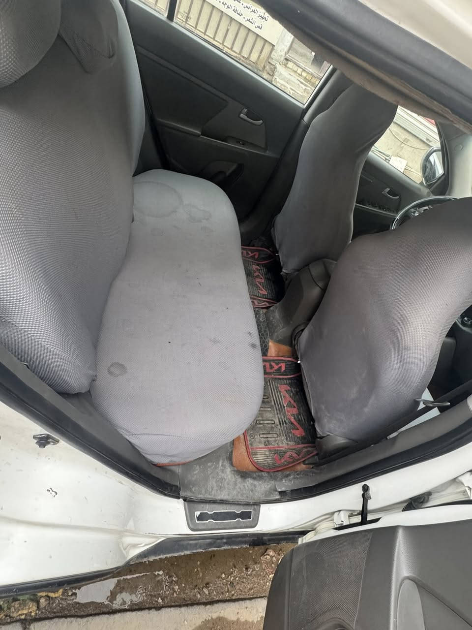 السلام عليكم سبورتج 2012مصبوغه عام سياره بسمي95وبيها مجال ***********
