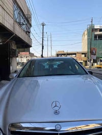 مارسدس ام عيون W211 موديل 2003 نظيفه وجاهزه للبيع . للاتصال 0772806933...