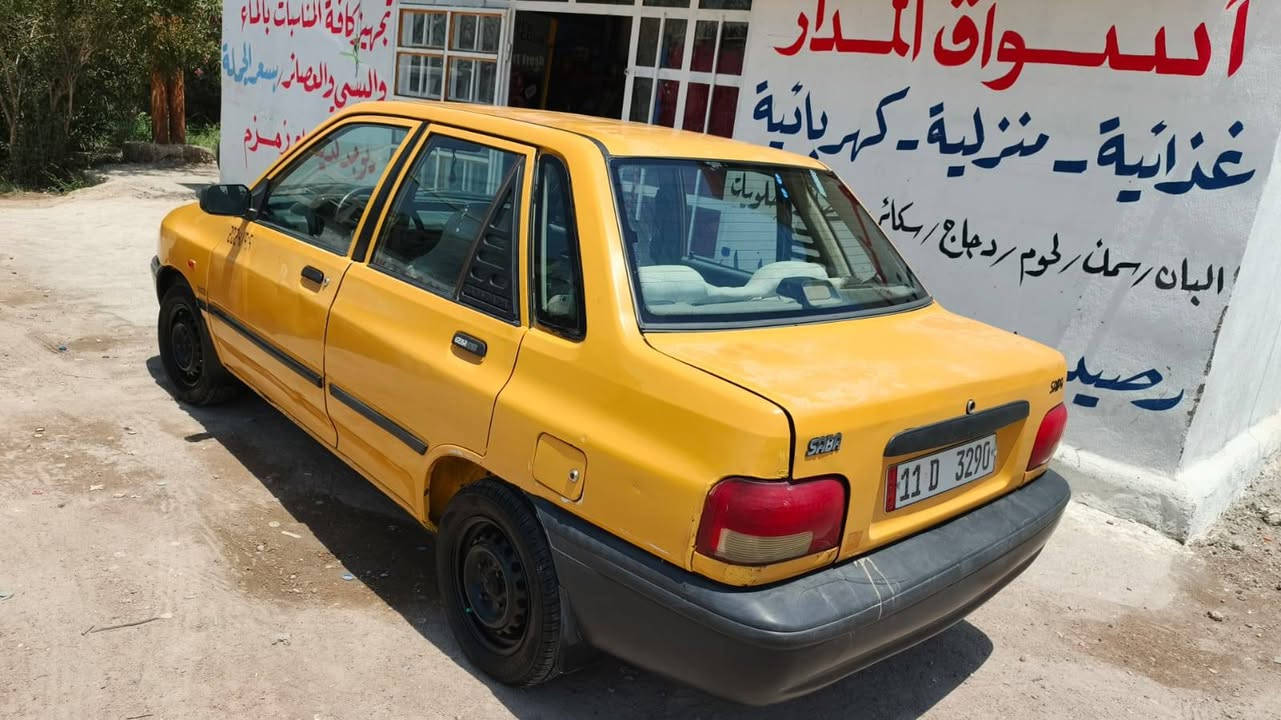 سلام عليكم سايبه البيع موديل 2011 مصفره هيهه وقرامات سياره مكفوله خير من الله السعر 25 $وبيه مجال رقمي هاذه ***********
