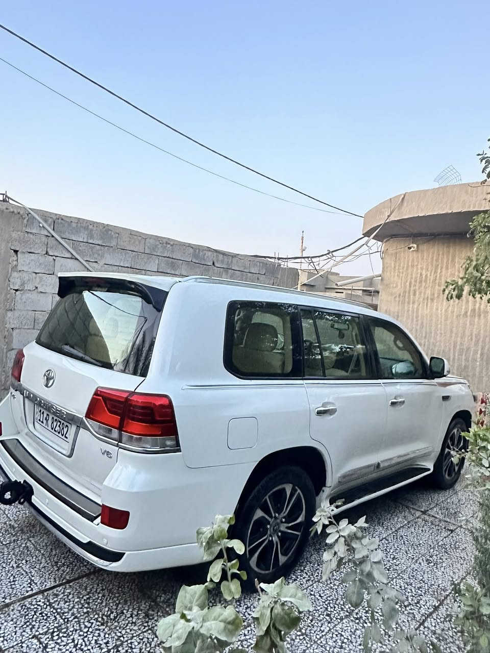 لاندكروز جكسارا ٢٠١٥ محدثه ٢٠٢١
رقم بغداد انكليزي مميز وباسمي شخصياً 

قطع التحديث مصبوغات توحيد لون 

بيهه طخه جاملغ امامي ايمن فقط 

قماره مكفولة بدون قطرة صبغ 

جاملغات خلفية مكفولة بدون صبغ تكم بدون صبغ 

مكينة ٦ سلندر مكفولة بدون فتح 

تخم تاير وحدادية جدد وماناقصة شي متخسر عليهه دينار سياره حلوة واحله من الصور مكانهه النجف الكوفه 

سعرهه ٣٣٠ بدون كسران كلشي اكو بالسوك السياره اصل ١٥ موديلهه عالي مو موديل ٢٠٠٨ والله يرزق الجميع 

***********

*********** 

واتساب بيهن وخاص موجود
