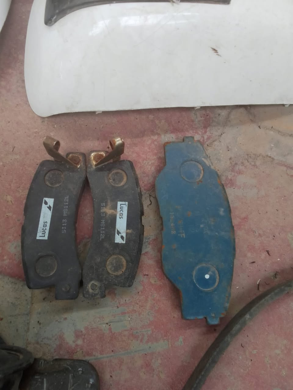 للبيع غراض تيوتا مكان بغداد رقم ***********
