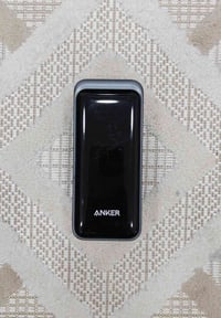 باور بنك أنكر • ٢٠٠٠٠ ملّي أمبير • ٢٠٠ واط