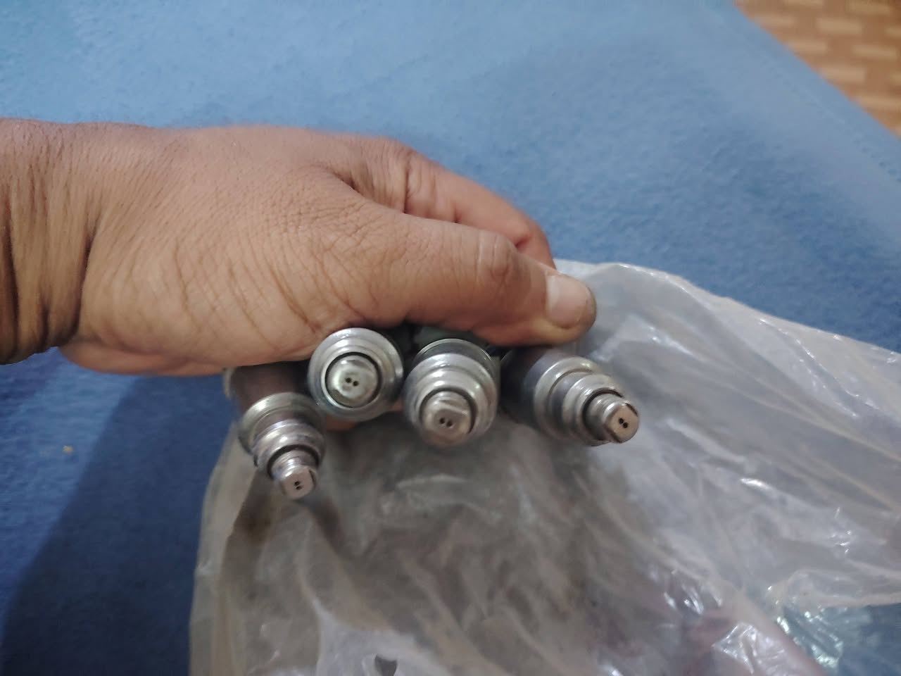 للبيع شرط الفحص مال فيفيتي 2500 شرط شدهن وتفحصهن شريتهن سيارتي وبعتهه اربعه ثنين ماخذهن اخوي سيارته عندي فقط 4


**إذا كنت صاحب هذا الإعلان وتريد حذفه لأي سبب، رجاءا أرسل رسالة إلى الدعم الفني**