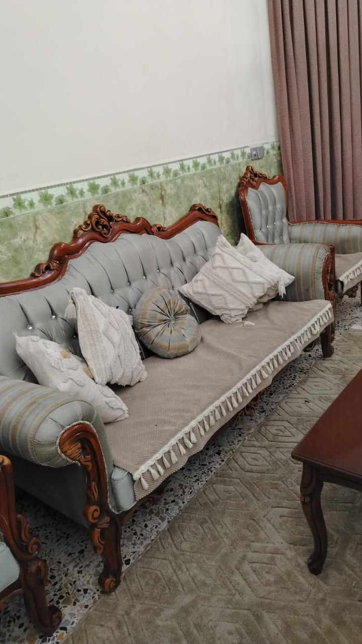 سلام عليكم
تخم تركي عشرة مقاعد البيع
مستخدم نضافه %90
سعر 850 وبيه مجال 
رقم ***********
