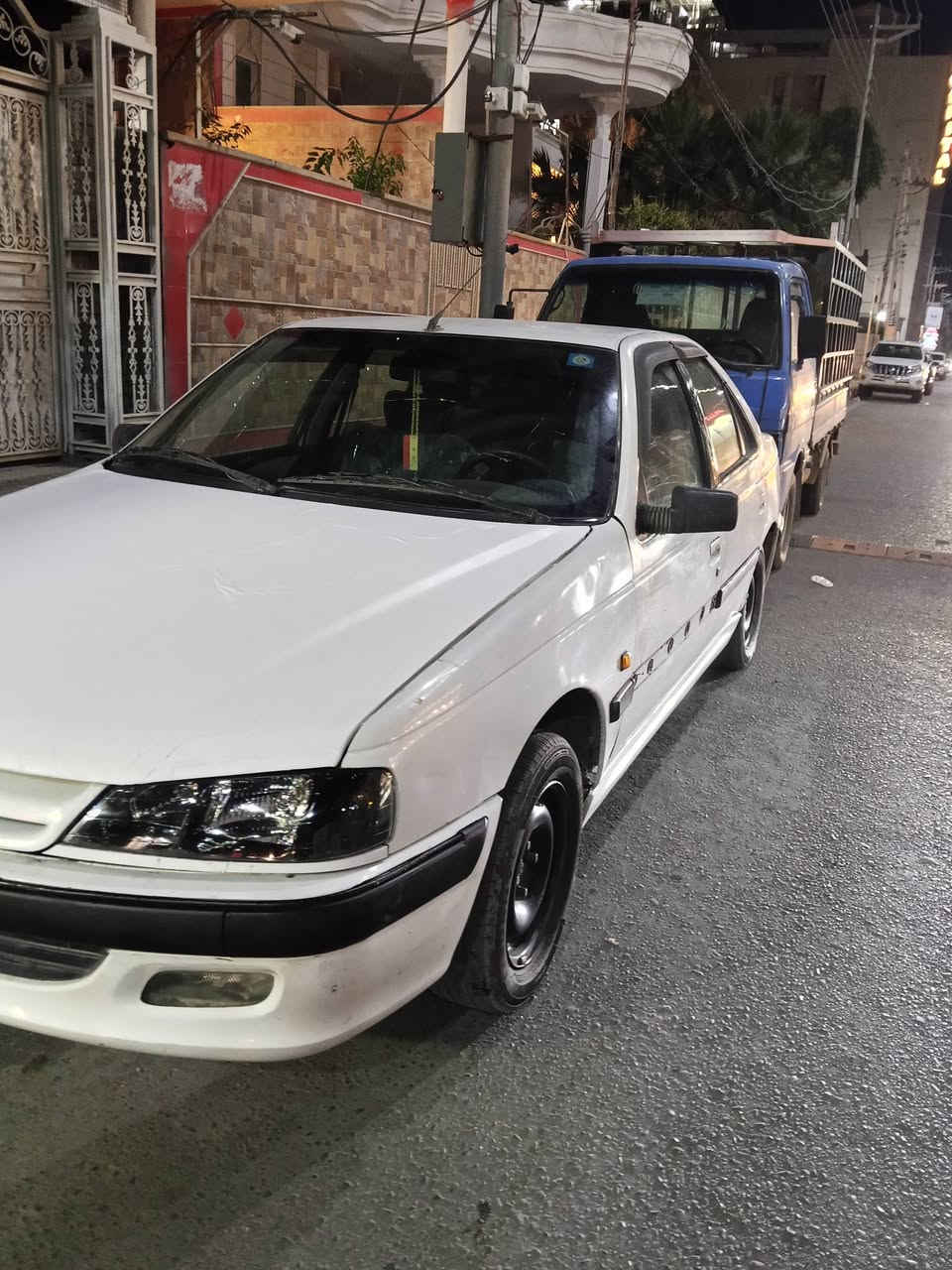 السلام عليكم 
للبيع بيجو موديل 13 رقم ميسان جاهز كهربائيات شغاله تبريد شغال ثلج حداديه 50 % محور  كتفات مراوح  و كتف فان و الكبريسر  وكتف اناريه كله ياباني والنوزلات كولف  والصليات موجودات زوج تاير امامي جديد باتري جديد كشنات اماميه مال راس الثور بس مو كهربائي مرايه اصليه ام الكامير مال كوريلا .. نظافه السياره 70% 
السنويه لل 27 
مكان السياره ميسان السعر 38 وبي مجال بسيط
*********** بي واتساب
بيع او مراوس غير الايراني حسب القناعه وفرق ادفع
