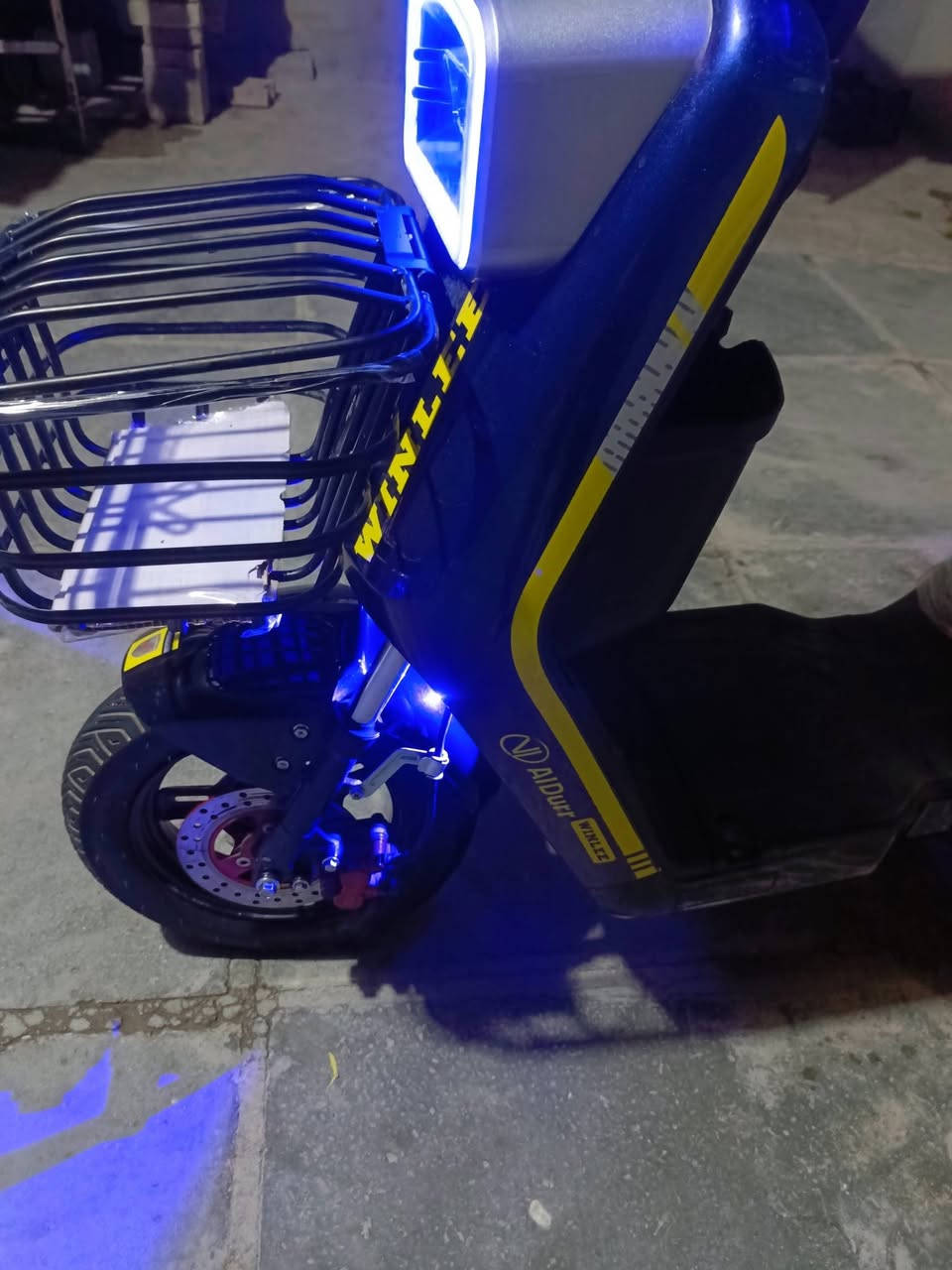 دراجة شحن للبيع  نوع R7 موديل 2025
نظام البارك p بصمة وشحن فل بطاريات 32امبير
سعرها 480 شراي اتصل على الرقم ***********
