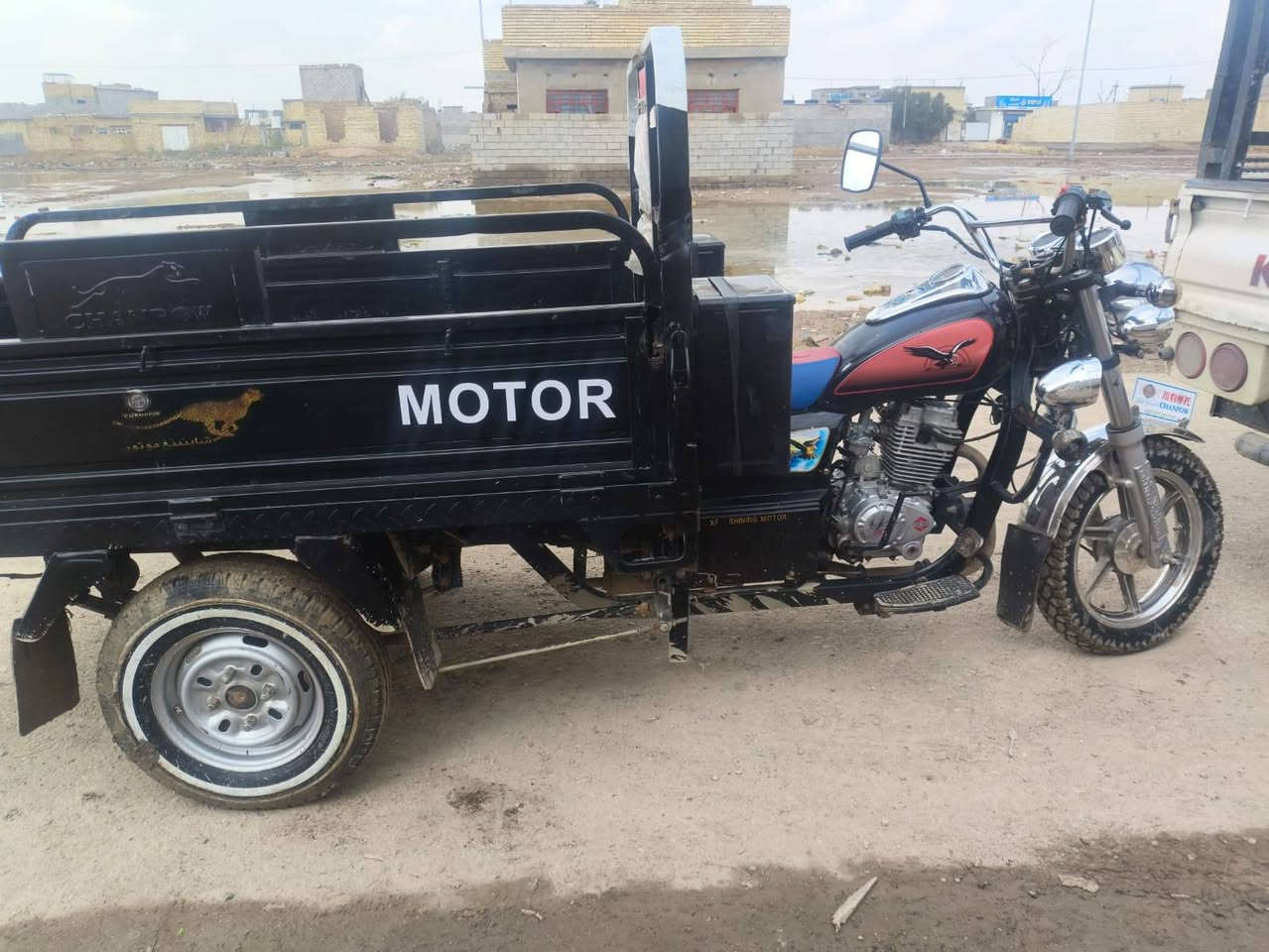 سلام عليكم ورحمه الله وبركاته من رخصت الادمن عندي سوته للبيع موديل 2023 جمره محرك  بلال اوراق للمرور وكمرك كامل رقم فحص كبل شد ارقام ٢٥٠٠وبيه مجال ***********
