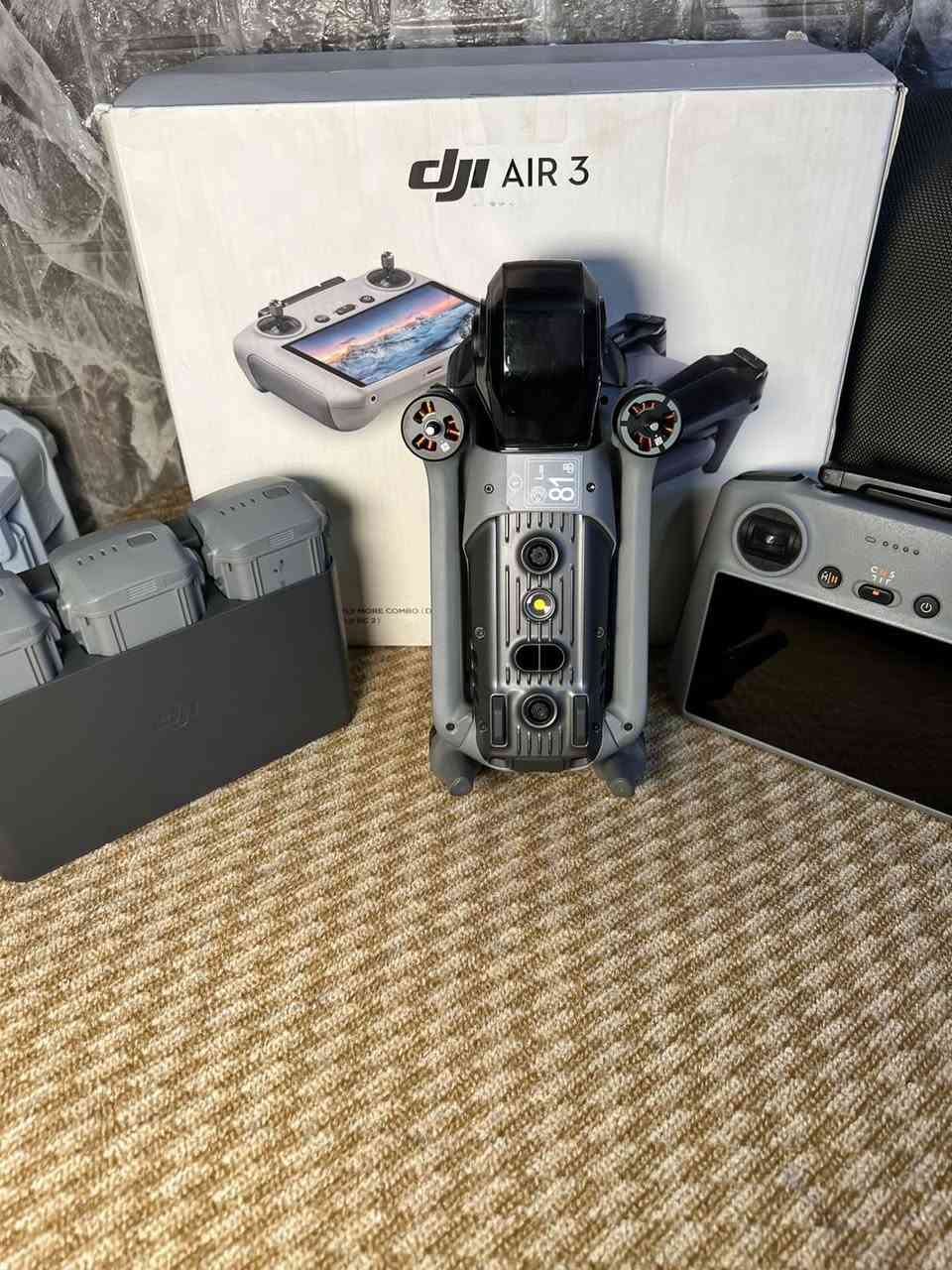 موجود اير 3 كومبو نضيفه كلش طايره ساعه و نص        يعني استخدام جدا قليل الي يريده يتصل ***********                سعر مليون و 850 و مستحيل تحصل هيج نضافه بهيج سعر
