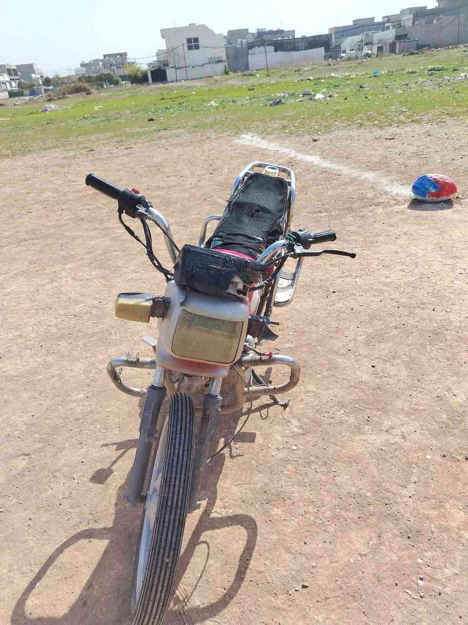 السلام عليكم ماطور للبيع
هذا شكله شغال بي أوراق منافيس سعره 200 وبي مجال شوي


**إذا كنت صاحب هذا الإعلان وتريد حذفه لأي سبب، رجاءا أرسل رسالة إلى الدعم الفني**