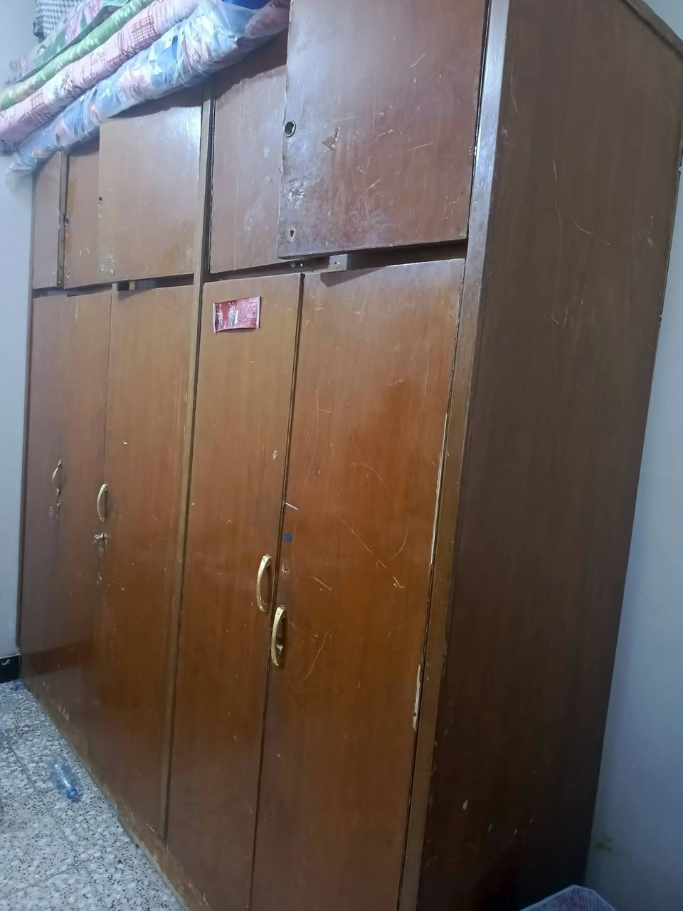 سلام عليكم مكلف بالنشر كنتور و5 دواشك و4 بطانيات وميز وكراسي للبيع العنوان الاسكان الصناعي *********** واتساب فقط
