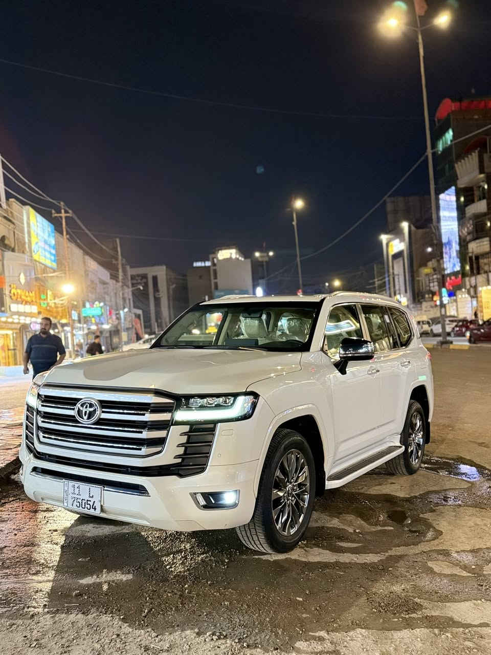 السلام عليكم لاندكروز موديل 2022 VX بريمم ماشيه 59 الف السياره مغلفه ppf بالكامل فول واحد على واحد كفالهه عامههه شخط مابيها لا ضربه ولا صبغ ولا بارد كفالههه جديده بلعافيه علياخذها رقم بغداد باسمي تحويل ثاني يوم فول مواصفات معروفه مواصفاتها  السعرررر 65 الفف وبيهاا مجالل مكاني بغداد السيديه الاستفسار ***********
