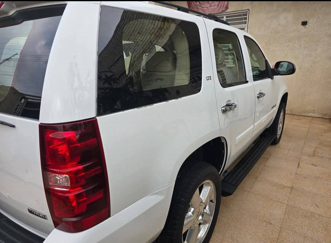 السلام عليكم
تاهو 2008 ادوات
LTZفول مواصفات
مكفوله من الكص ومن السرقه 
مكفوله كير ومكينه واكسل 
المواصفات 
كشنات جلد 
كشنات كهربائي 
فتحه بالقماره (بنرامه)
شاشه بالدشبول شاشه بالقمارة 
باب خلفي كهربائي كامره خلفيه 
كشنات تدفئه ويل كب مري شفط 
تبريد ثلج تايرات جديده 
السعر 115$وبيها مجال قليل الاتصال على هذا الرقم ***********
