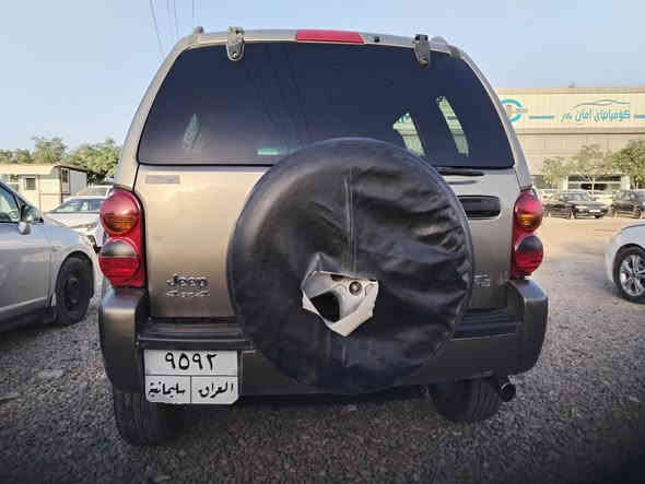 جيب لبرتي ٢٠٠٤ للبيع بيه صبغ احزام عدا البابين السائق
و ورا كفاله كير ومحرك واكسل رقم سليمانيه شرط التحويل السعر ٧٨ ورقه وبيه مجال بسيط؛ تخم تايرات جديده 
مكان السياره السليمانية كلار الاتصال على
*********** واتساب موجود
