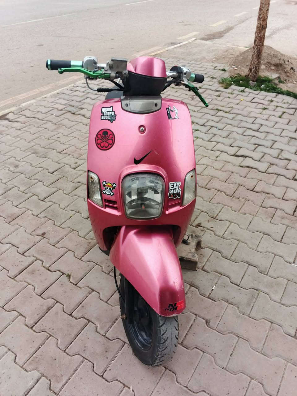 بوليس كامله مكمله كهربائيات كله شغاله نكره سلف بس نقص باتري هندر واحد تشتغل سعرها ٤٥٠ وبيها مجال مكاني ديالى شهربان ***********
