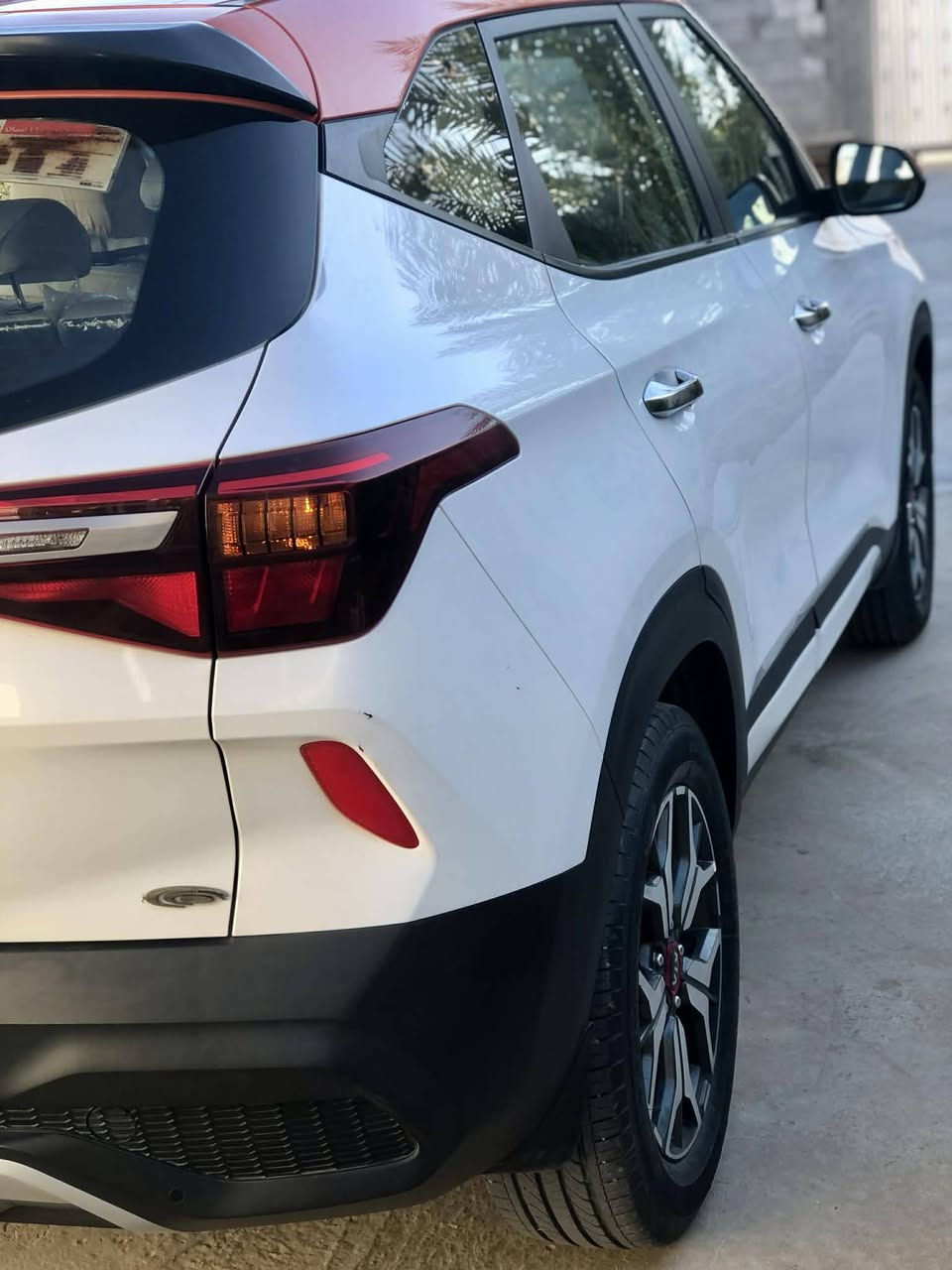 كيا سلتوس موديل٢١ توكلر 
* خليجي وارد هندي المرغوب مو صيني 
* ⁠محرك ١٦٠٠ اقتصادي مثل صرف الهايبرد 
* ⁠كشنات جلد بلادي 
* ⁠كير at  المرغوب 
* ⁠يدات نيكل شاشه لمس 
* ⁠تخم تاير رقم بغداد تحويل مباشر
* خزن شركه الدولية العراقية ماشيه 19 الف ونص *
* ⁠بصمة تشغيل وبصمة ابواب وتشغيل عن بعد
* ⁠تبريد ثلج 8سرعات 
* ⁠سبير الشركة ما نازل 
* ⁠تشتغل بنزين عادي ومحسن 
* لد امامي وكشافات اماميه وكشاف ضباب
* حساسات خلفيه 
* بيها بارد بالجاملغ الأمامي والباب الخلفي كد شبر وموضح بالصور 
السعر ١٦٢ $ 
***********
