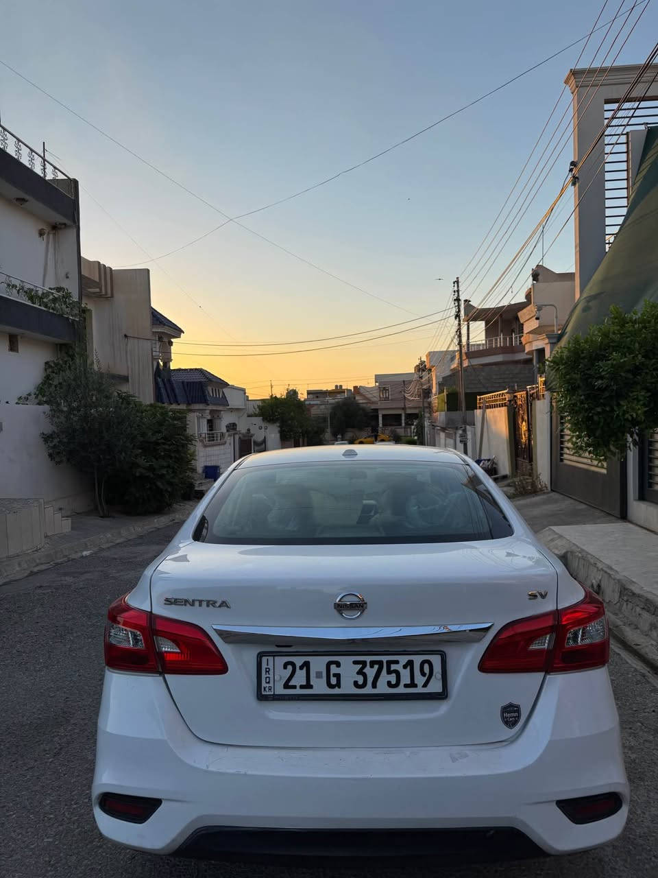 Nissan Sentra 2019 SV
ویل کرۆم
بەسمە
سوکان ڤۆلیۆم تەحدید سرعە
بلاجکتۆر، کامێرا و شاشە
بەس سلاید نیە
سەنەوی بەسەرنەچووە و رەقەمی تازەیە
هیچ بۆیاغی نیە تەنها پشتەوەی جەمبێکی هەیە سندوقیشی نەگرتوە
بۆنیتی یەک کەمێک تەعدیلی ساردی هەیە
نرخی 111 وەرەقەیە 
کەرکوک.
***********
*********** Singapore
