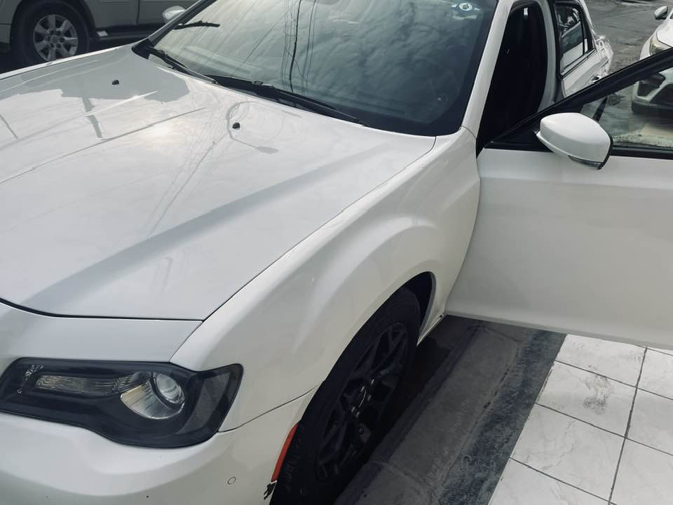 كلايسلر C300 موديل 2023 السياره فول الفول  الاتصال ***********
