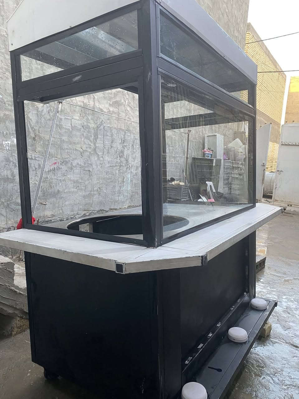 عربانة للبيع الشكل الحديث و كلش امرتبة تصلح حلويات او لبلبي او عربانة بركر بكيفكم سعرها فقط 400 الف قفل عنواني كربلاء قرب سيطرة الابراهيمية ***********
