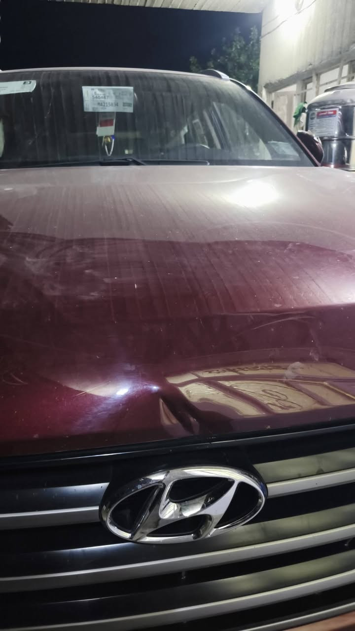 توسان 2016 الون احمر ماروني 

ماشيه 72 الف حقيقي قابل للزياده 

السبير وضع شركه منازل بلاديه السياره
رقم انكليزي سنويه تنتهي ب 2032 
سايد بريك ب ايد 
السياره مكفوله من الصبغ والتبديل بيها كم مكان بارد او كم رصعه  غيرهن مكفوله محرك وكير بلادي مال شركه 

السعر 175 او بيها مجال 
للتواصل واتساب ***********
