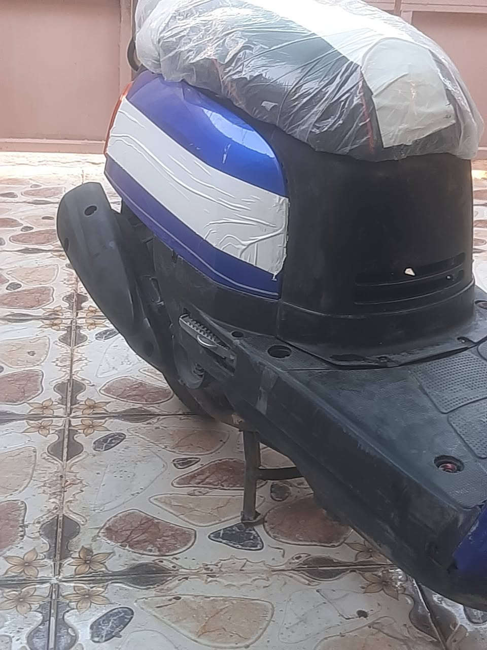 سلام عليكم شباب بوليس لبيع.مابيه اي نقص خير من الله سلف هندر يشتغل كهربايات كله شغاله. وياله رياضي. بوشته 49بلاد بعد كدامكم مكاني ديالى تحرير ***********متواجد خاص سعر 450وبيه مجالل قليل لمو شراي لا يجي
