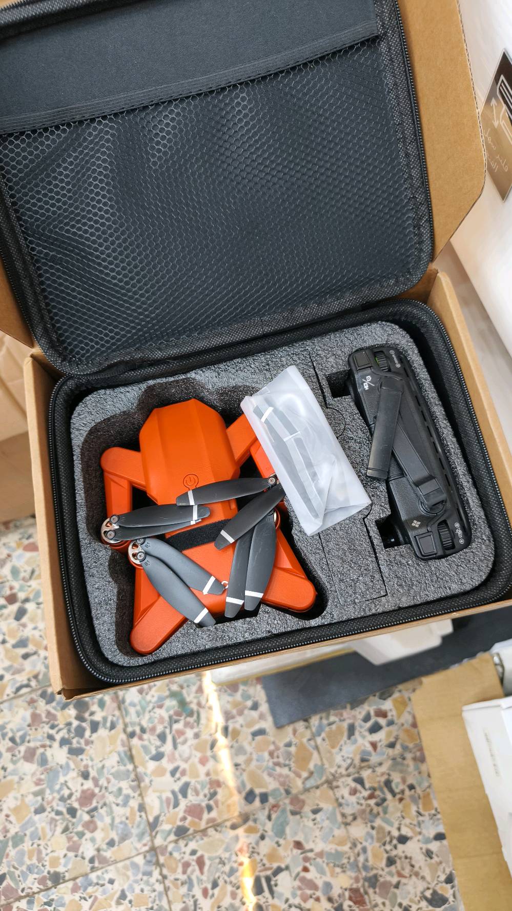 درون L900 pro
 مدى ٢ كيلو 
ارتفاع ٣٠٠ متر
جي بي اس 
عودة ذاتية 
تصوير فول HD
بطارية تدوم ٢٥ دقيقة