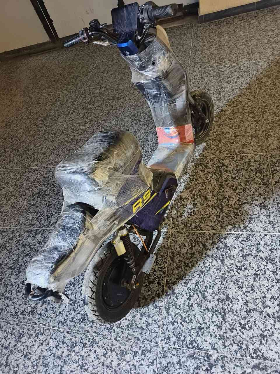 دراجه شحن للبيع 
سعر ٤٠٠ ألف
البصره   أبي الخصيب 
***********
