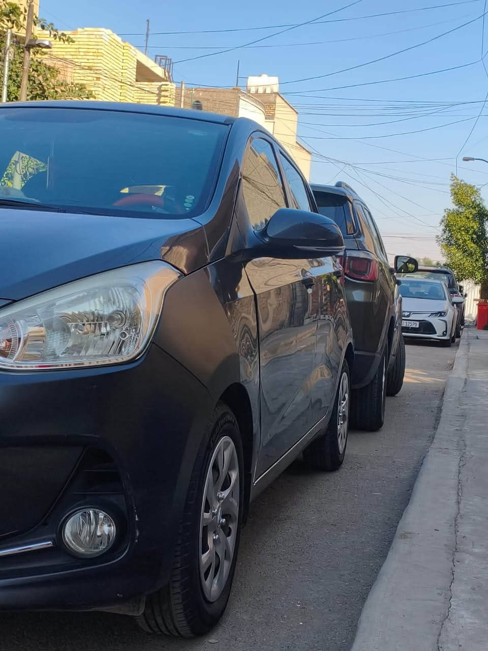 السلام عليكم اخوان 
هونداي i10 grand 
موديل 2020
خليجي السيارة زيرو على ايدنا ماشية فقط 25 الف جديدة جدا شرط الفحص 
السيارة كفالة من الصبغ والتبديل فقط تحتوي على رصعات بالبدي وشخوط بسيطة جدا 
المحرك 4 سلندر مكفول من الفتح والتبديل 
والكير أيضا مكفول من الفتح والتبديل 
رقم اربيل تحويل 
السيارة استخدام والدتي جدا قليل الاستخدام باقية على وضع الشركة 
السعر 100 وبيها مجال بسيط 
لاستفسار الاتصال على الرقم 
***********
المكان حي القاهرة

