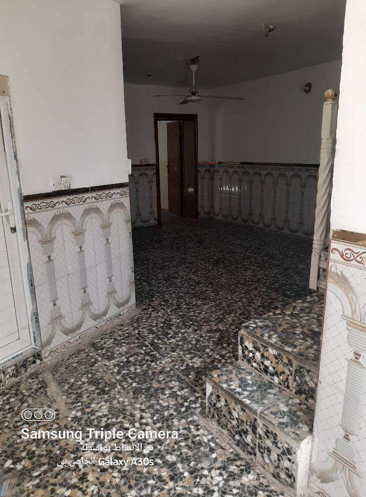 للأيجار
حي الحوراء خلف قاعة الاعراس مباشر بحلك الشارع 
جاهز من ماطور جديد سخان سنك مغسله 
يحتوي 3 غرف البيت طابقين 
350 ايجاره 
*********** واتساب كربلاء, العراق
