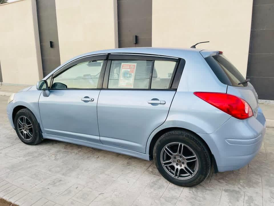 السلام عليكم
نيسان فيرسا 
2009
رقم بغداد انكليزي جديد باسمي 
مكينه 2000
كير مكينه مكفولات
مصبوغه احزام للجماليه  
تبريد ثلج + تدفئه 
صدر امامي خلفي جديد 
شاشه اندرويد 
 ويلكب + تخم تاير جديد 
 حساسات خلفيه 
العنوان بغداد الدوره 
السعر 75 بيه مجال 
***********
