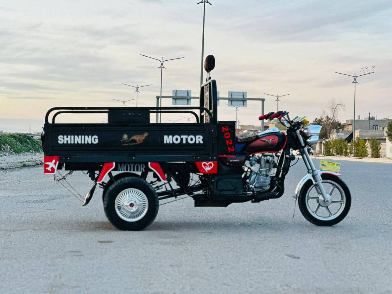 سلام عليكم عندي هاي الستوته 2022 بليته ومنفيس كلها ع بلاد شرط انطيها قطره صبغ مابيها  محرك 2022 بلادي شرط ركبه محرك كهربائيات كلها شغاله ستوته حلوه واحله من الصور السعر 1.300 وبيها مجال بصيط حك الجيه شراي خابرني مامتواجد ع فيس ***********
