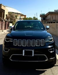 كراند شيروكي ٢٠١٩ لمتد رقم بغداد بأسمي السيارة ماشية ٥٣ الف ميل قابل ل...