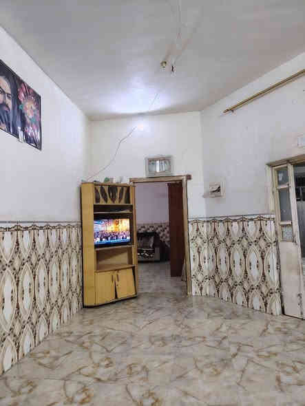 بيت للبيع السعر 100 مليون بالبكرلي بالفنانين بصف الشارع العام موقع ممتاز المساحه 200 متر يحتوي على ثلاث غرف نوم وصاله ومطبخ وهول وصحيات خدمات كامله ماء وتبليط ومجاري سند طابو زراعي تحويل مباشر باسم المشتري للاستفسار ***********
