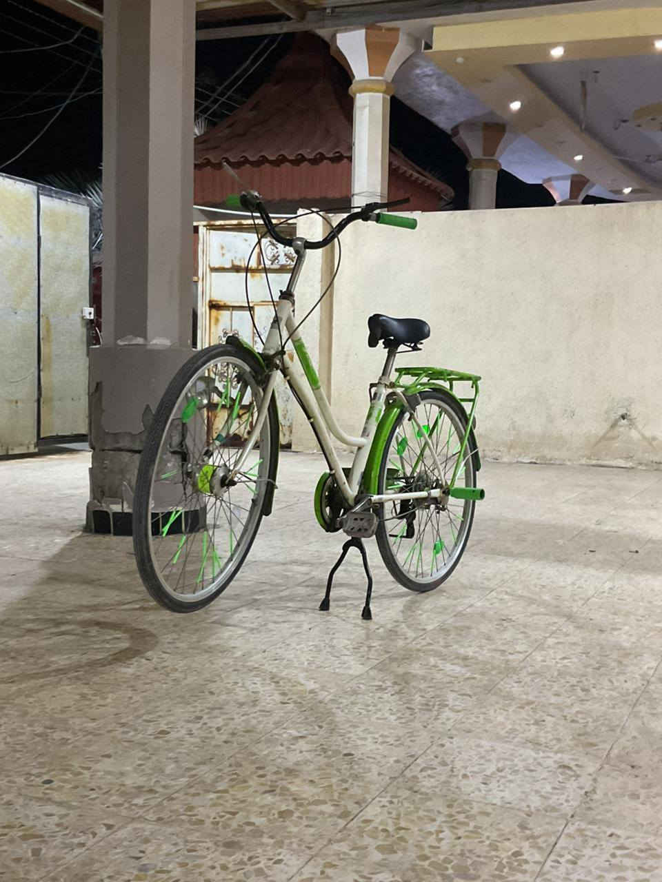 بايسكل سياحي حجم 27 بايسكل ابو الحديد كلشي ما بي تجي تشوفه بعينك تاخذه سعر 100 مكان بصره كرمت علي رقم تواصل ***********
