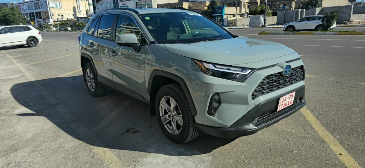 راف فور وارد امريكي موديل 2023 فئة xle هايبرد لون سمنتي
حادثها موضح بالصور 
سيارة بدون صبغ بدون ايرباك ، شواصي سليمه ،فقط قبغ صندوك مبدل بلادي نفس لون والبدنه مكان قفل صندوك فقط بي صبغ 
 فتحة سقف سلايد روف
كشن كهرباء  
شاشه كبيره  
بصمة ابواب وبصمة تشغيل وجنطه كهرباء
تدفئه  بالكشنات
 هيتر استيرن
وباقي المواصفات.
#
السيارة كاتي تترقم شمالي
 مكان السيارة كركوك
للتواصل 
*********** واتس اب موجود ممتواجد عل فيس
صور الحادث مرفق بالمنشور
