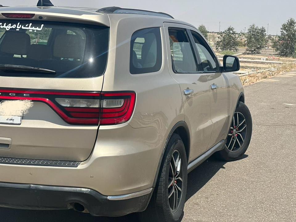 سلام عليكم دورنكو لون ذهبي 
موديل 2015 
حادثها جاملغ ايمن وباب ايمن 
السعر 190$  

الاستفسار :: ‭***********‬
