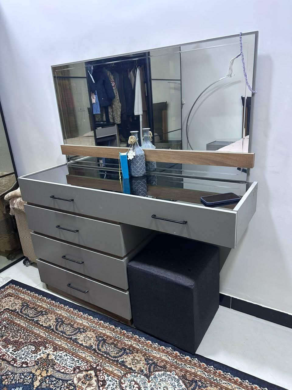 للبيع غرفه  تصميم دريسنك رووم
٦ قطع


**إذا كنت صاحب هذا الإعلان وتريد حذفه لأي سبب، رجاءا أرسل رسالة إلى الدعم الفني**