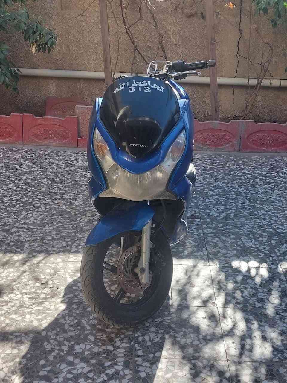 السلام عليكم دراجة بي سي اكس ياباني جيل اول حساس ازدحام ستاند حساس الدراجة حلوة السعر 950 المكان. حي تونس  الرقم ***********
