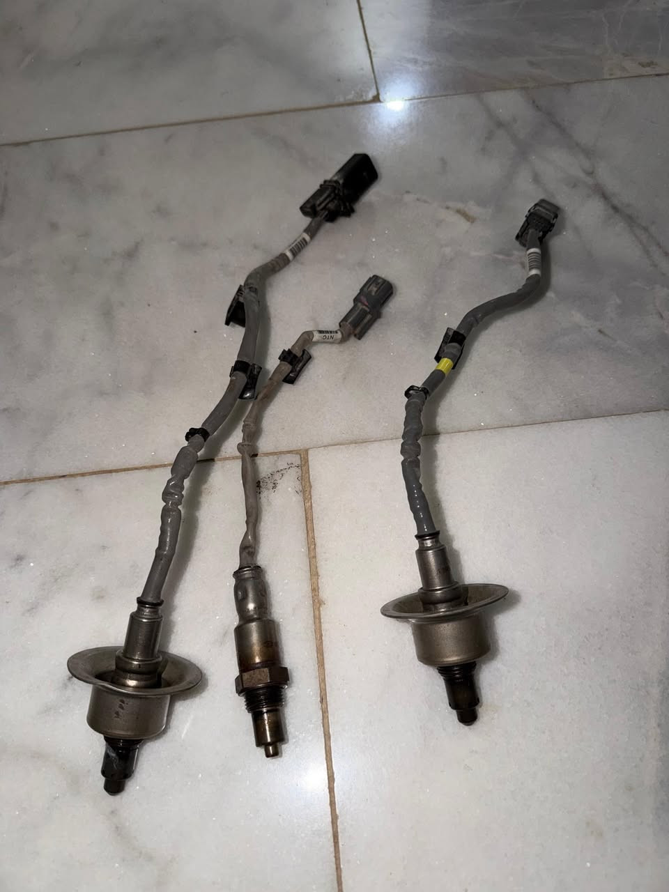 سلام عليكم قطع غيار جنزز gv70 موديل 23 هذا رقمي ***********
