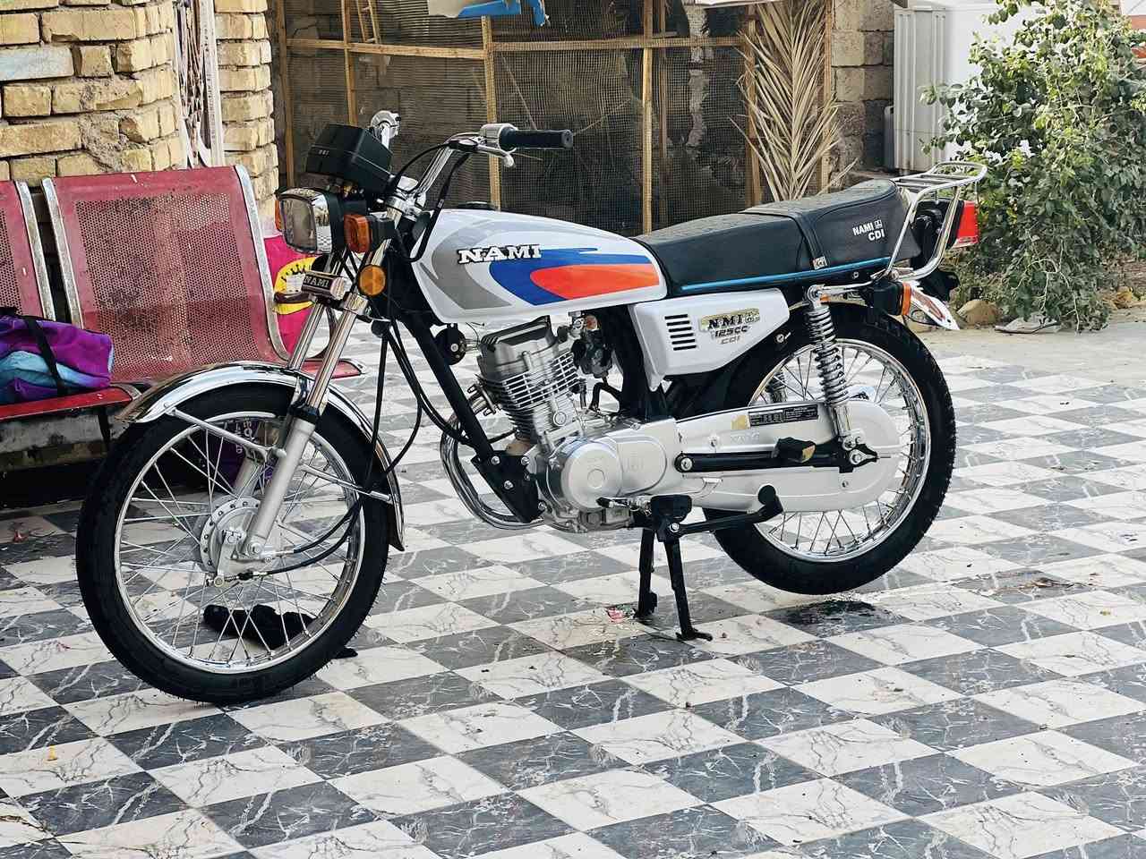 السلام عليكم دراجه للبيع تعمير الشاصي 20 والتعميره كلها 26 اصلي شلامچه صارلي اقل الشهر من عمرتها الدراجه مناقصها اي شي 
السعر مليون و150 والي مايعجبه السعر خلي يعبر المنشور 
مكاني الشطره 7 نيسان 
***********
