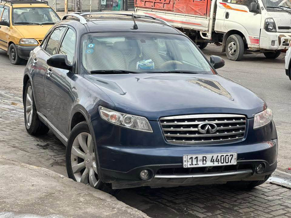 السلام عليكم 
انفنتي fx35 موديل 2008 
تقريباً ماشية 125 ..
معروفة مواصفات الانفنتي
محرك وكير بحالة جيدة جداً 
تبريد ممتاز ( بيهة مراوح ثنين ) 
السيارة بصمة وفتحة وكشنات جلد كهرباء وفول تحكمات
 صدر امامي جديد مصارلي فترة من بدلتة 
والصدر الخلفي بحالة جيدة 
للعلم السيارة وارد امريكي بدون غرق حادثهة باب الصدر فقط بدون تكم او قمارة او شاصي 
وقبل فترة نضرب الجاملغ اليسرة جهة السايق وعندي صور للضربة تعدل ( حار ) ونصبغ ؏ كدة 
السيارة رقمهة حلو ويعتبر مميز 
واكيد بأسمي تحويل ثاني يوم 
كدامكم حال السيارة وان شاء الله جاهزة 
السعر 103 
مكاني بغداد المدائن ..
واتس *********** بغداد, العراق
