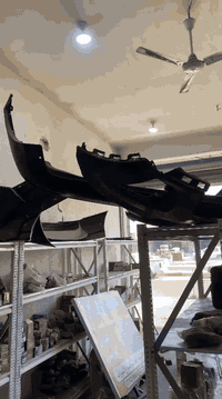 بصره حمدان
السلام عليكم المحل  للبيع يتواجد بباب الصناعيه  الجديده كلش بالمدخل مساحته خمسين متر مربع  يحتوي باب كهربائي  يعني بلسويج تقفل تفتح ترفع الباب تنزله للباب  زجاج باب ثاني تبريد جدرانه مصبوغه ابيض كهربائياته جاهزه والنثر من جوه جاهز يعني تعال واكعد  التواصل على الواتس ***********
