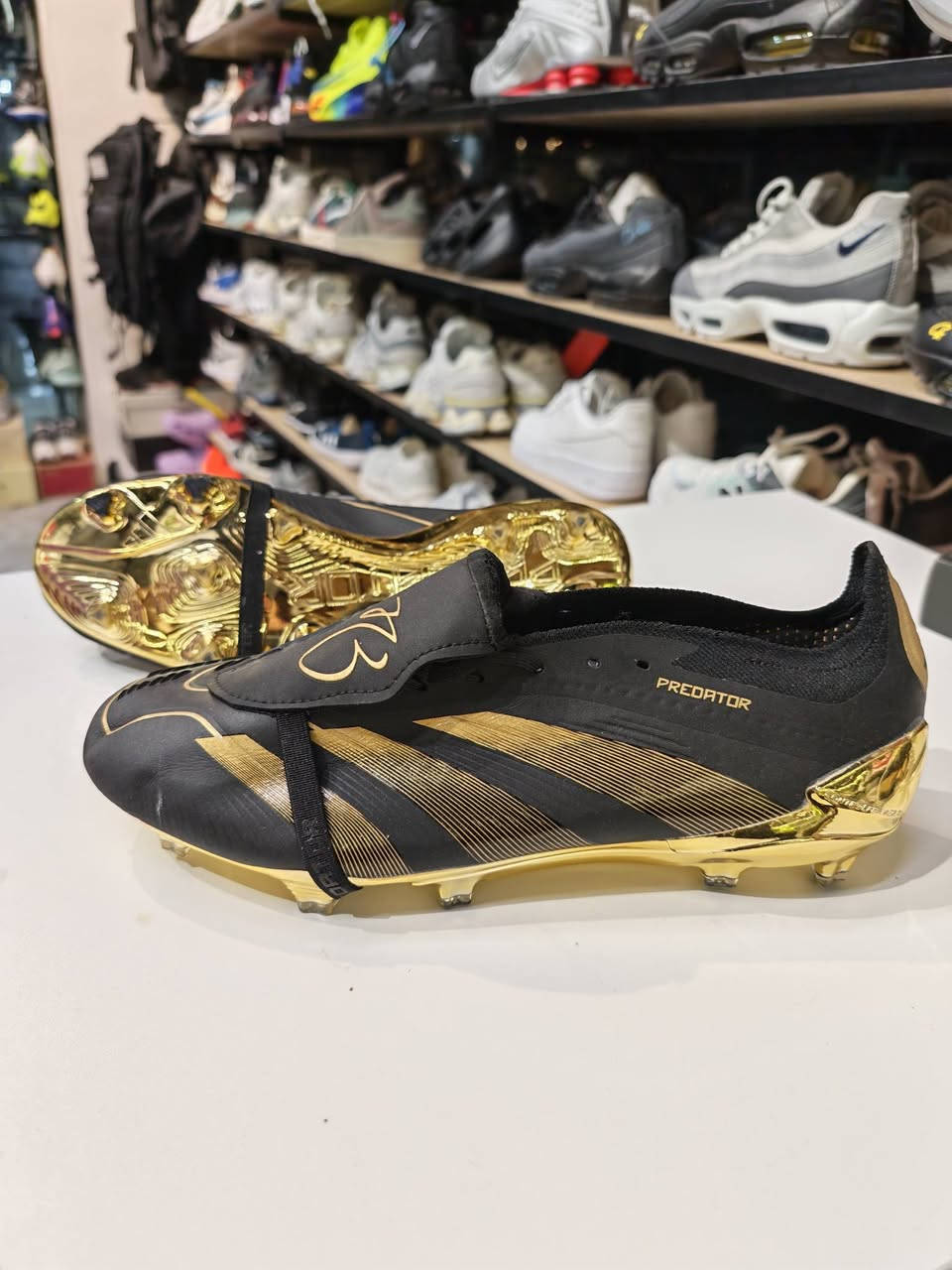 بيع شلعه القطعه 17 الف
احذيه كرة قدم  نايك اديداس بوما 
القياسات مختلفه.


**إذا كنت صاحب هذا الإعلان وتريد حذفه لأي سبب، رجاءا أرسل رسالة إلى الدعم الفني**