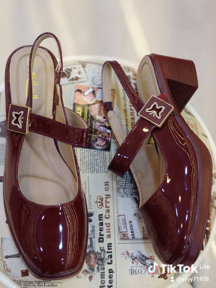 جديد كل يوم وي مول النسيم قسم الاحذيه والحقااء الطابق الثاني عنوان شطره شارع حوني تقاطع شحيم الحجز او استفسار ***********
