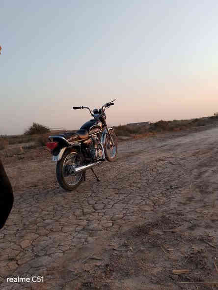 سلام عليكم دراجة للبيع اوراق اصوليه محرك رابيدؤ مبدله بس ولفات مال نامه الاصليات تعميره 24 مكاني الكوت السعر 675
***********
