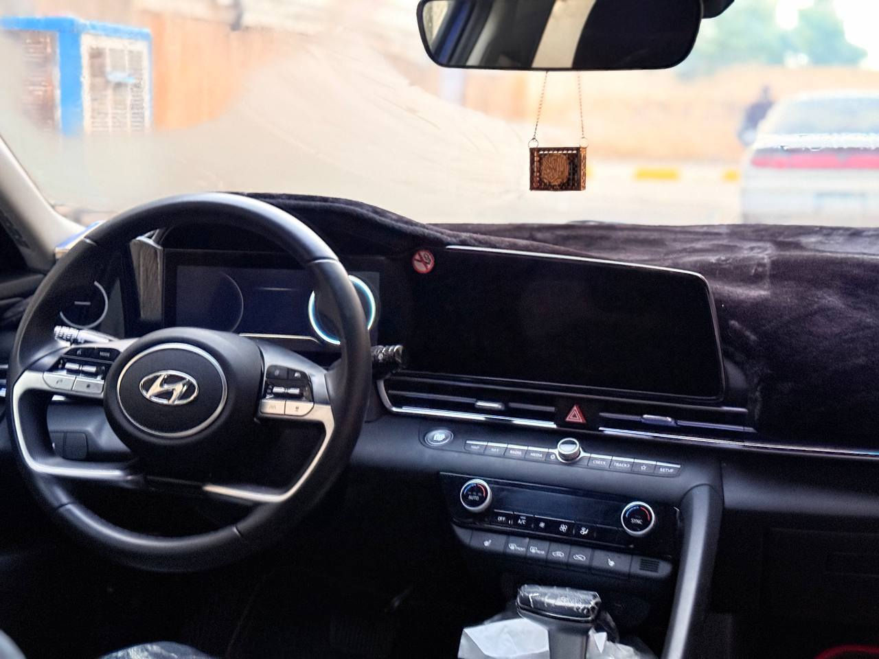 السلام عليكم موديل 25 فول امريكي بدون تبديل دعاميه فقط مبدله نفس لون بدون صبغ ماشيه 8000   مكينه دوش 2000 سعر177 وبيه مجال مكاني كوت 
***********
