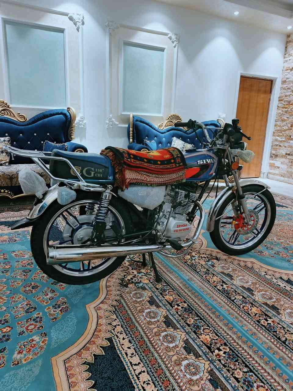 السلام عليكم لبيع سيفان موديل 24اوراق كامله كهربائياة كله شغاله عداد وشاير شلعه معدل خير من الله السعر 600وبيه مجال لشراي نضافه شوفت عينك وبعد انضف لستفسار ***********
