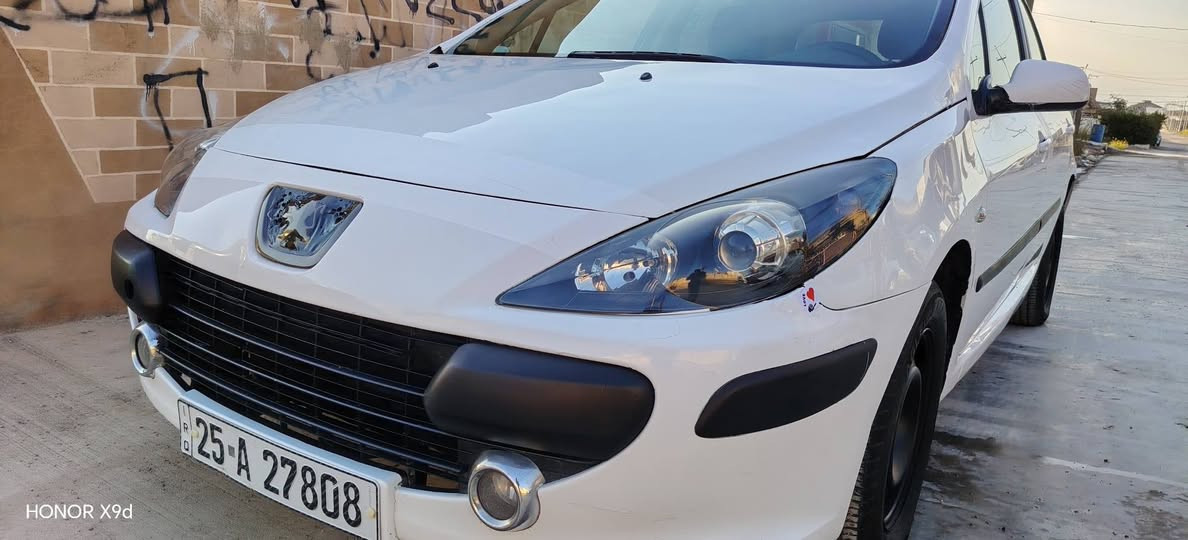 بیجو موديل 2006بيه فقط بونيت صبغ بدون اي ضربه سنويه جديد مشروع وطني بيه بطاقه بنزين سعر 62وبيه مجال لطيبين شراي خابر وتدلل *********** كركوك, العراق
