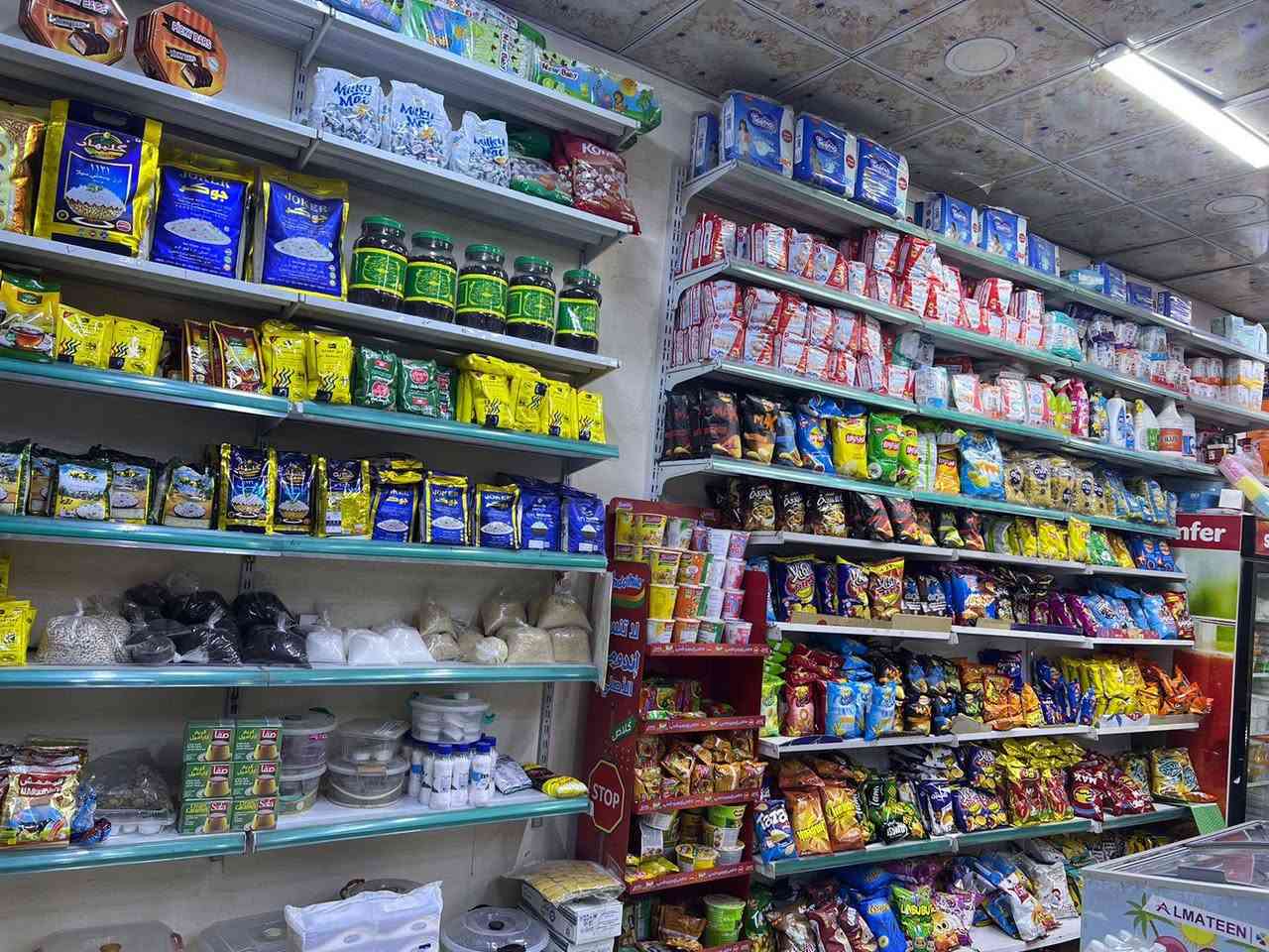 اسواق للبيع في كربلاء الجاير 
السلام عليكم اسواق للبيع مساحه 70 متر مربع اسواق كامله وجاهزه من كل النواحي تحتوي على 11 براد عمودي خاصات بالمحل وثنين شركات ببسي بغداد وكولا يعني المجموع 13 وبطحيات اربعه وثنين شركه +منظومه كامرات متكامله كهرباء وبدون كهرباء شغاله على مدار الساعه +عارضه جكاير ومعسل +اعلان ضوئي +مولده 30kv
(الاسواق شغاله وخير من الله سبب البيع ظروف مرضيه لغرض زراعه كلى) 
العنوان الجاير شارع الزوار الاربعينه 
للاستفسار اكثر ***********
