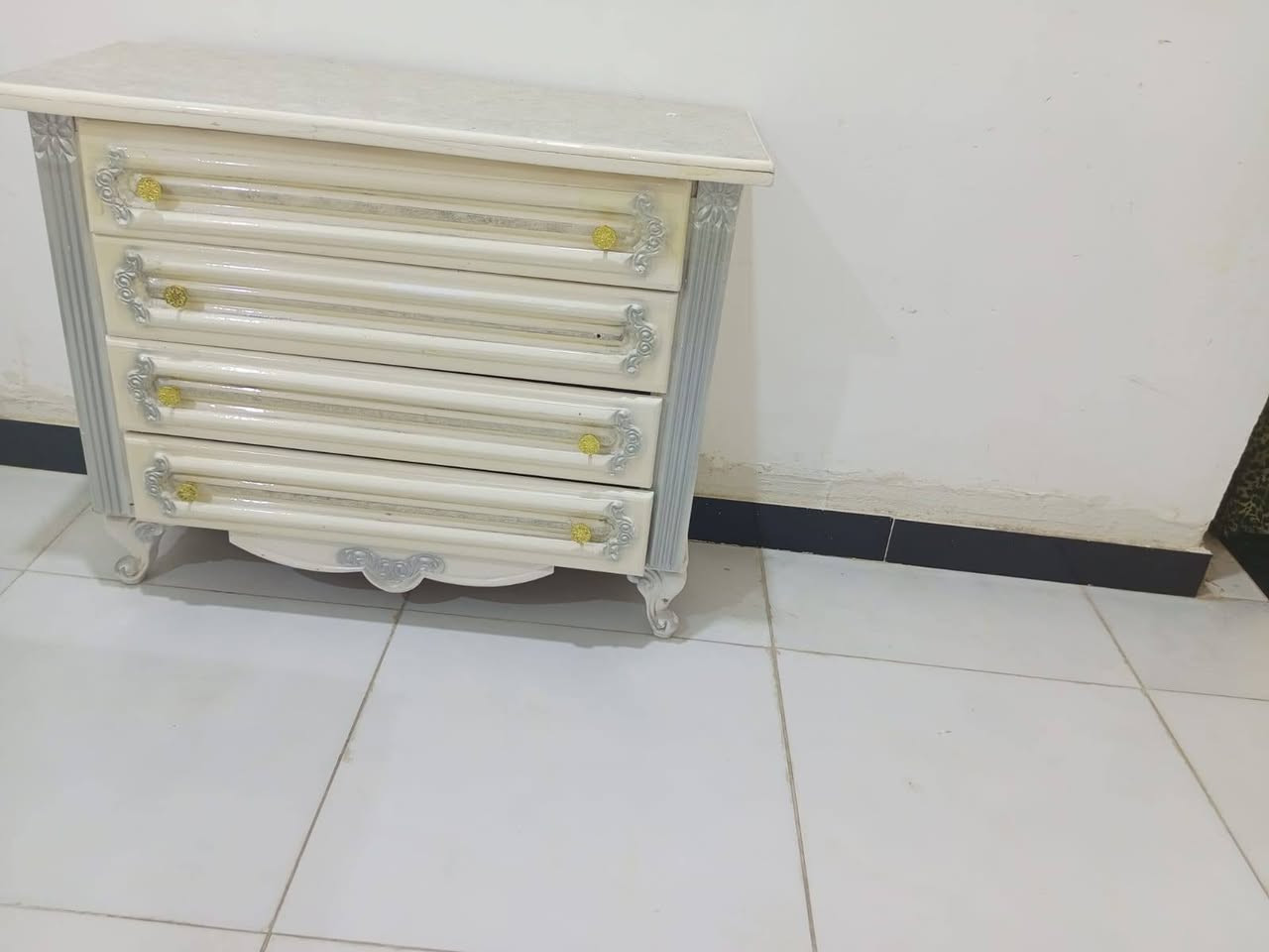 غرفه للبيع صاج ضررهه مكسوره الجامه مالت الكنتور يردونه ب900وبيه مجال العنوان ناصريه تضحيه حي المالكي


**إذا كنت صاحب هذا الإعلان وتريد حذفه لأي سبب، رجاءا أرسل رسالة إلى الدعم الفني**