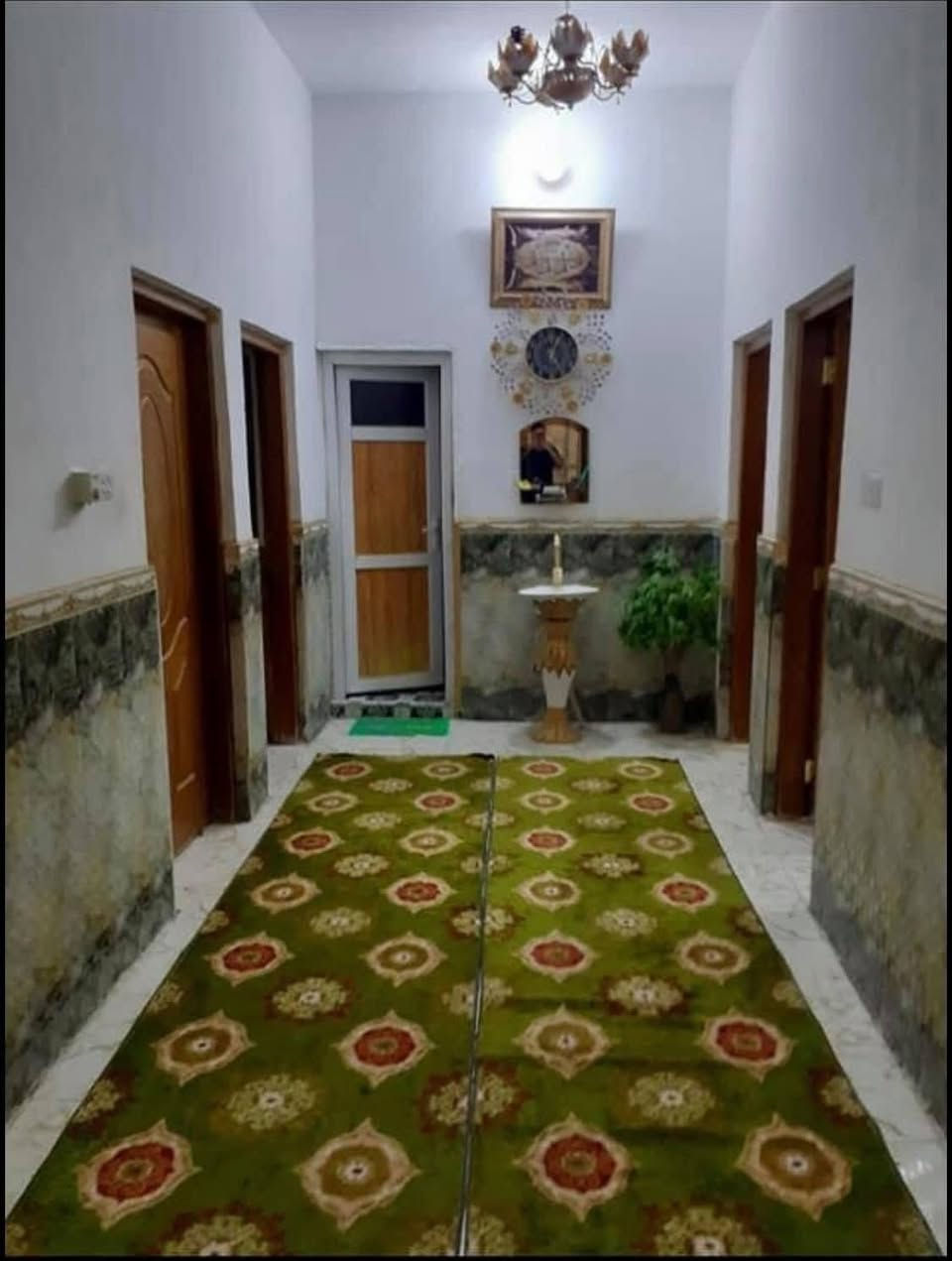 بيت مساحه١٦٠ طابقين
عنوان بصره عويسان قرب مركز لبراضعيه
الاستفسار على هذ الهاتف:*********** 
تواصل واتساب + هاتف
